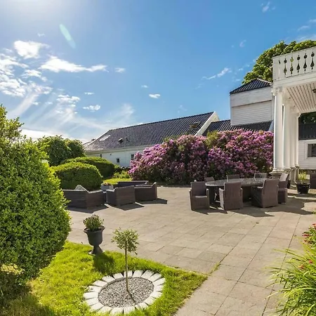 Luxury On 800 Sqm With Unique Huge Property, 10 Min Drive To Bergen! 펜션