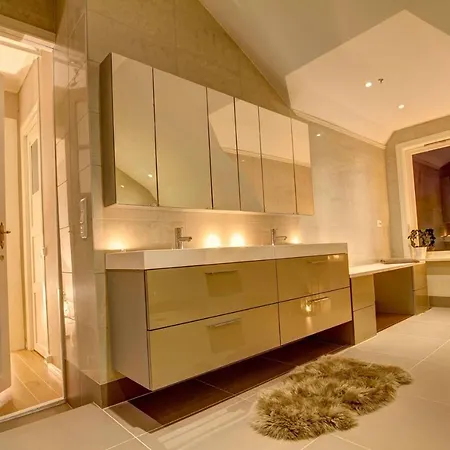 Luxury On 800 Sqm With Unique Huge Property, 10 Min Drive To Bergen! 베르겐